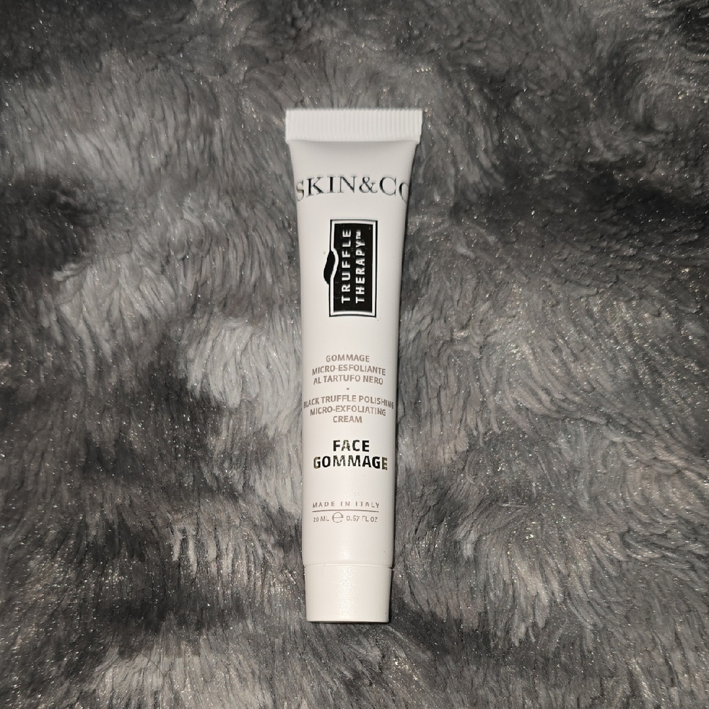 Skin&Co Truffle Therapy Face Gommage - White